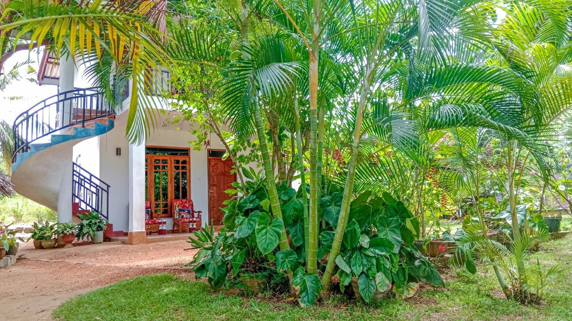 Gimhana Homestay Sigiriya Bagian luar foto