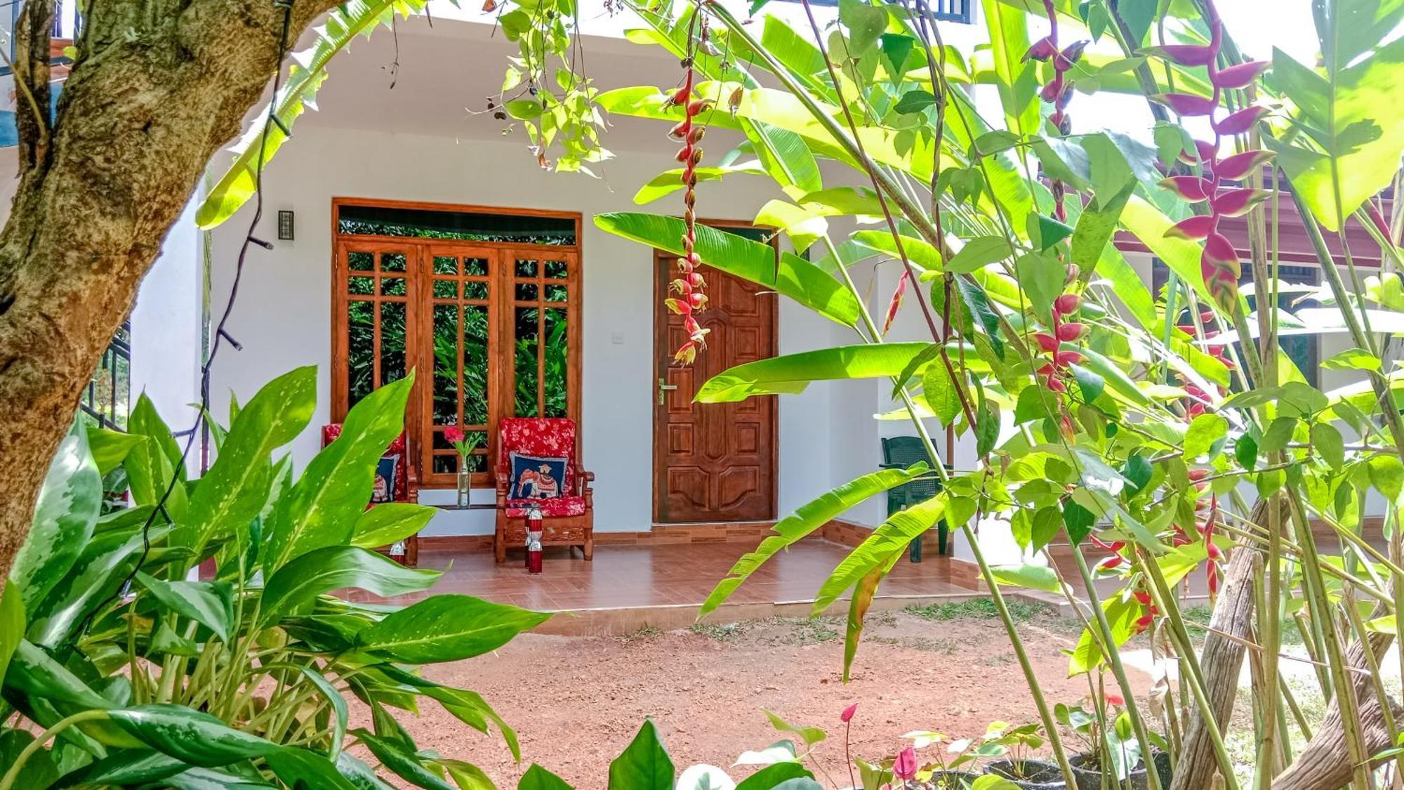 Gimhana Homestay Sigiriya Bagian luar foto