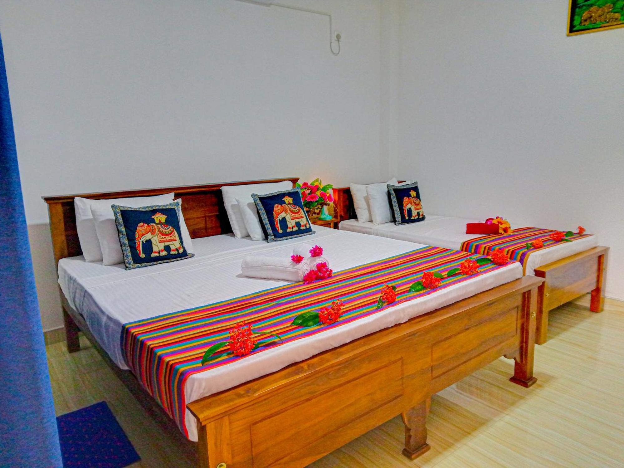 Gimhana Homestay Sigiriya Bagian luar foto