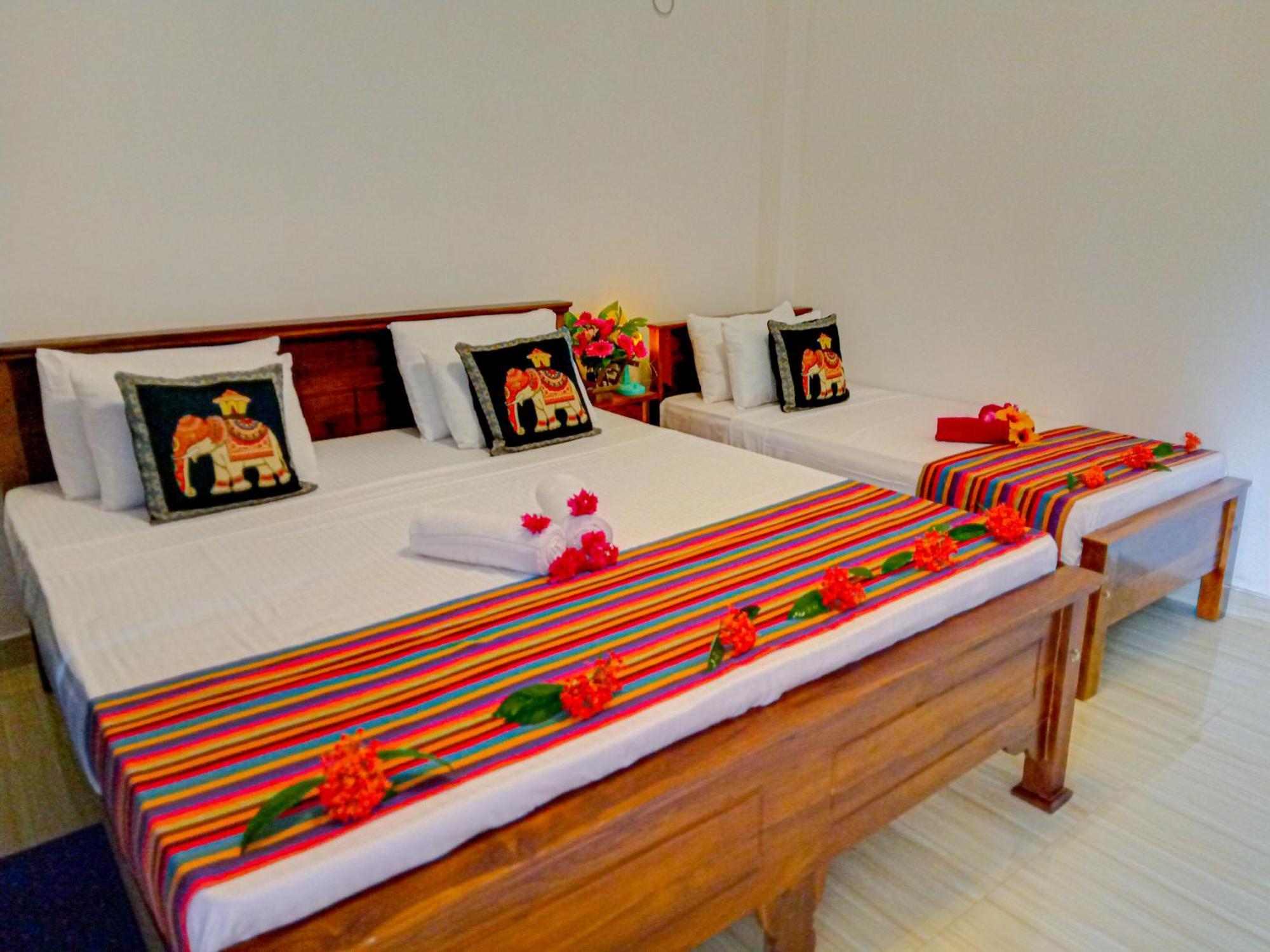Gimhana Homestay Sigiriya Bagian luar foto